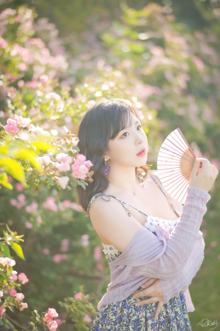 皮皮奶《蔷薇花》主题写真：36张全套美图