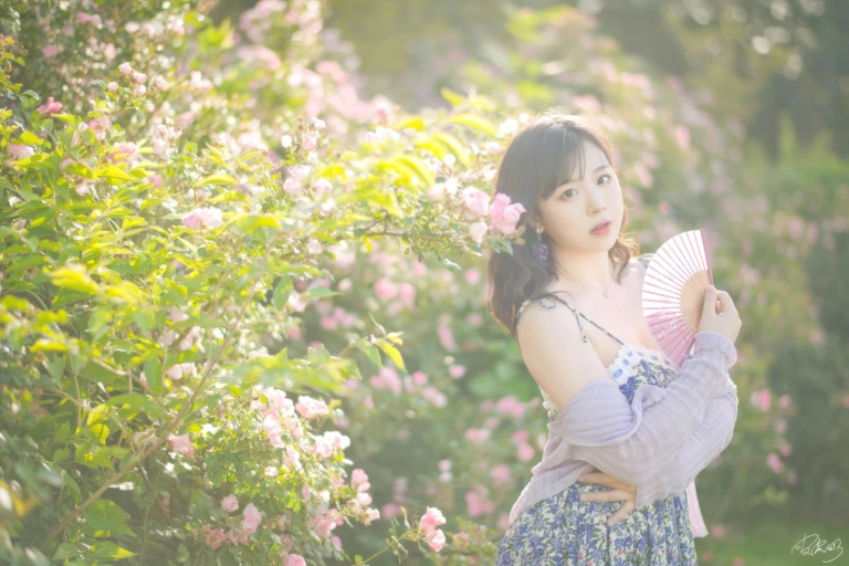 皮皮奶《蔷薇花》主题写真：36张全套美图