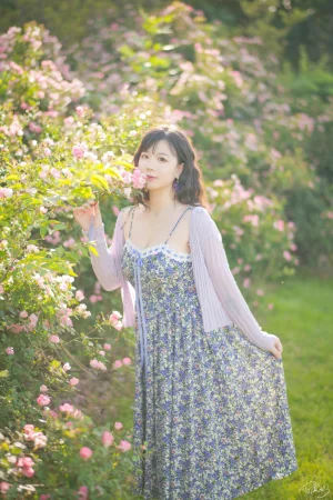 皮皮奶《蔷薇花》主题写真：36张全套美图