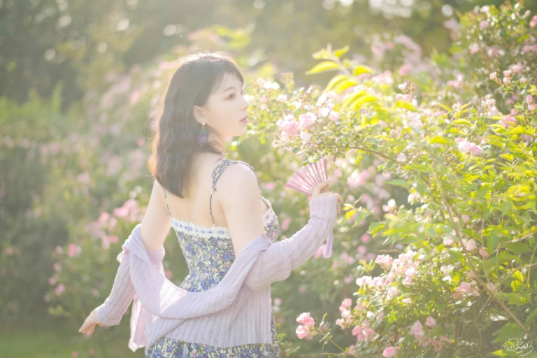 皮皮奶《蔷薇花》主题写真：36张全套美图