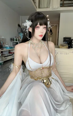 九言《舞娘》主题写真：37张全套美图，含1个视频