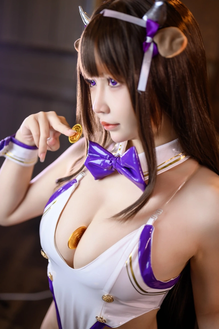 抱走莫子《牛牛》主题写真：41张全套美图，含16个视频