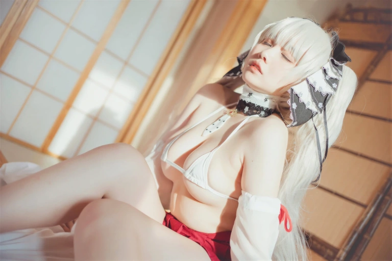 阿半今天很开心《碧蓝航线 可畏巫女》主题写真：47张全套美图