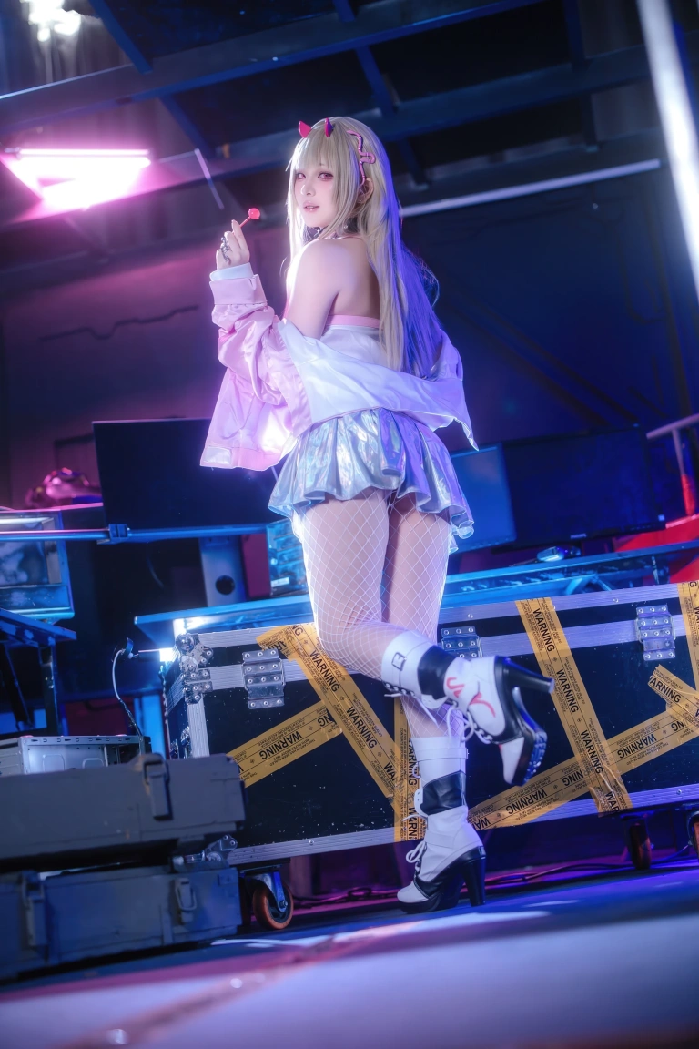 屿鱼《胜利女神：妮姬 毒蛇》主题写真：86张全套美图