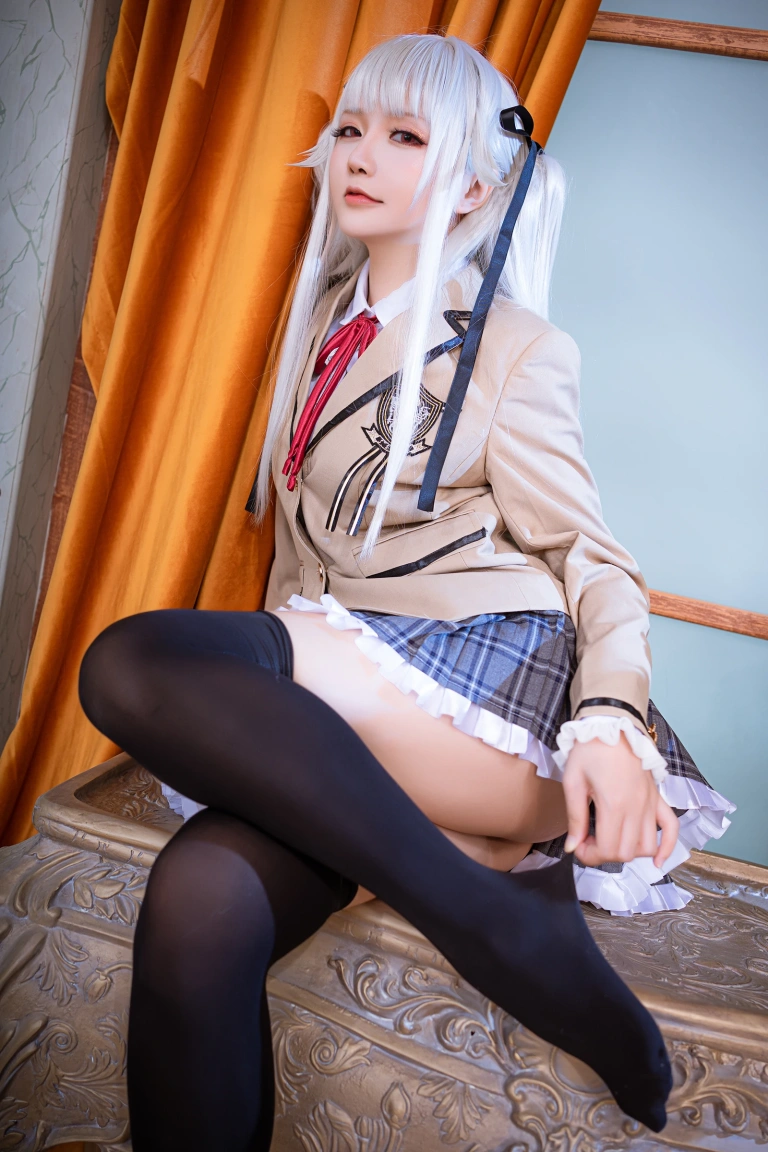 星之迟迟《篝之雾枝JK》主题写真：49张全套美图