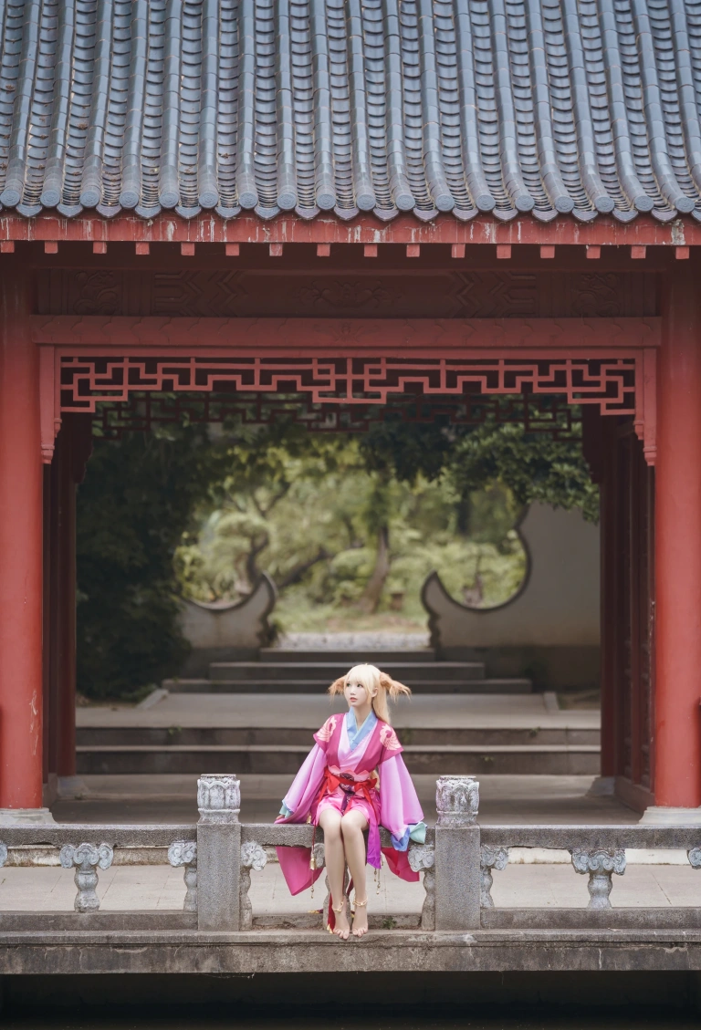 面饼仙儿《涂山苏苏》主题写真：14张全套美图