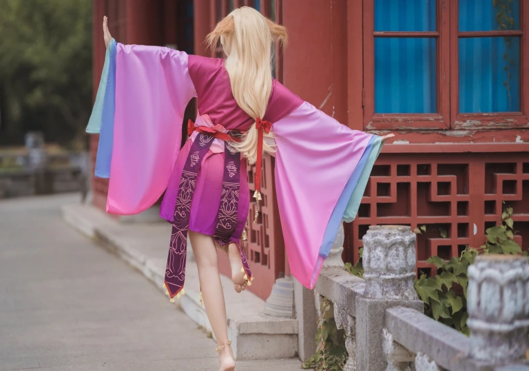 面饼仙儿《涂山苏苏》主题写真：14张全套美图