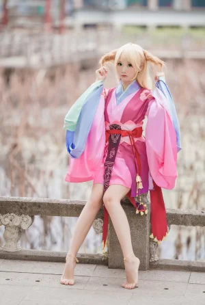 面饼仙儿《涂山苏苏》主题写真：14张全套美图