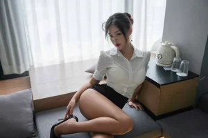 白烨《秘书的私人时间2.0》主题写真：72张全套美图，含4个视频