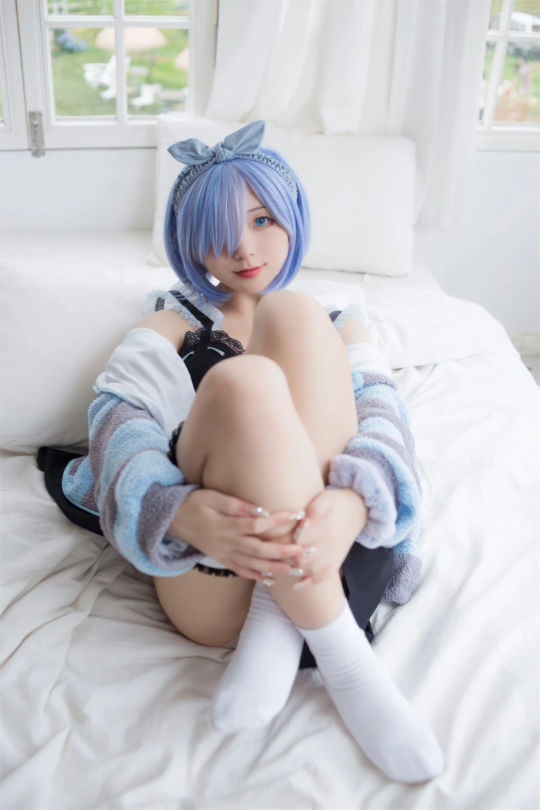花铃《蕾姆居家服》主题写真：30张全套美图