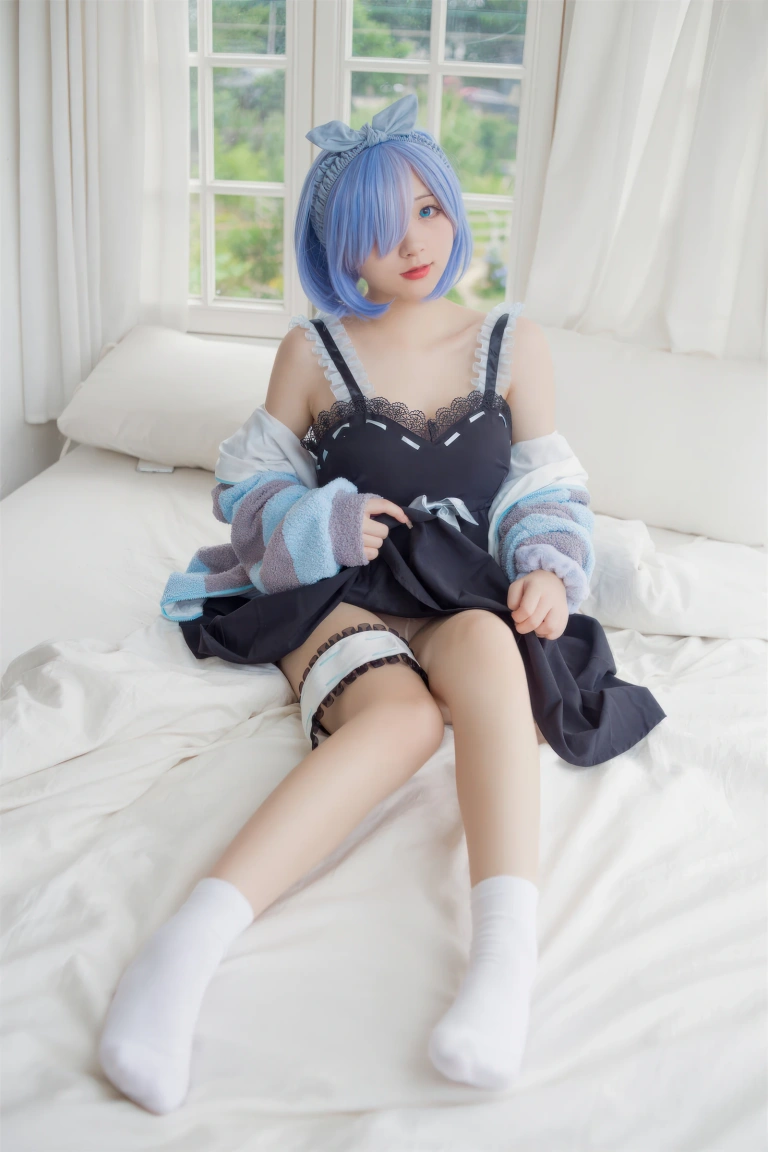 花铃《蕾姆居家服》主题写真：30张全套美图