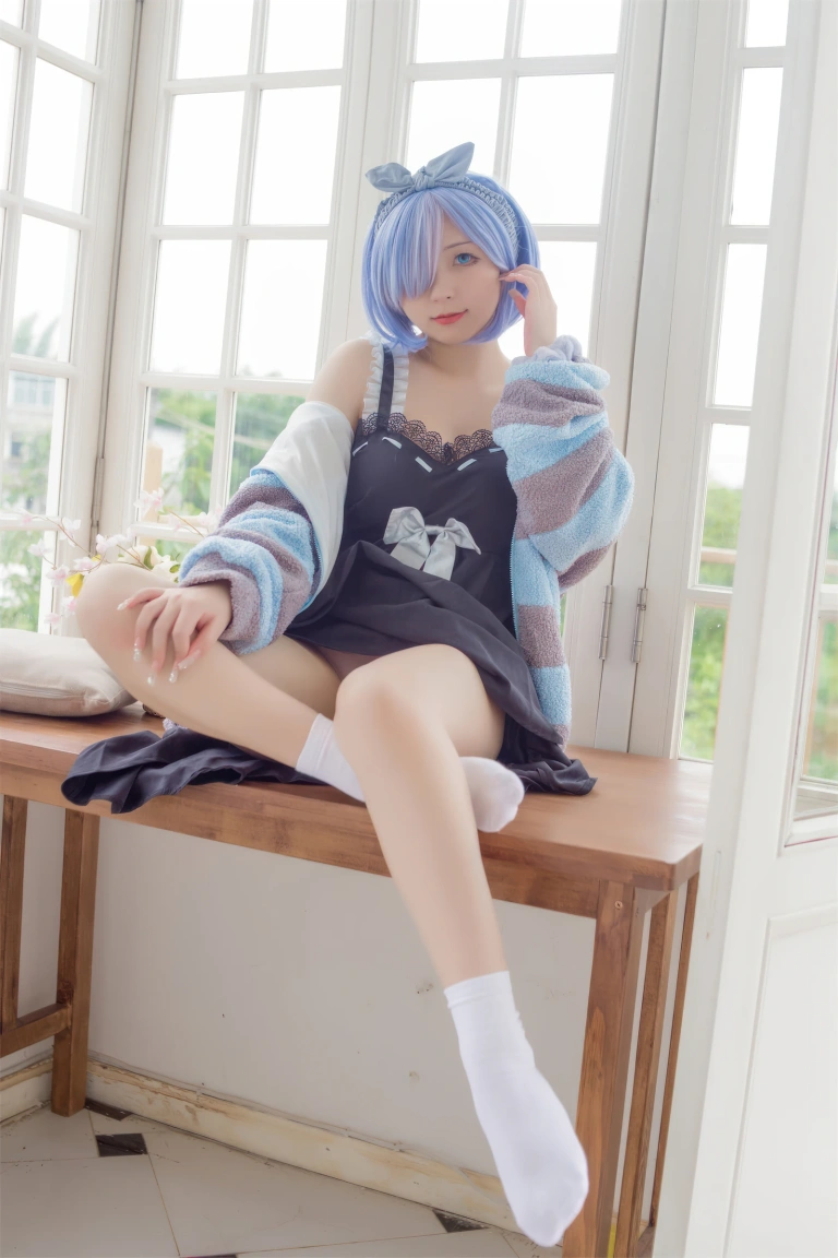 花铃《蕾姆居家服》主题写真：30张全套美图