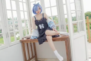 花铃《蕾姆居家服》主题写真：30张全套美图
