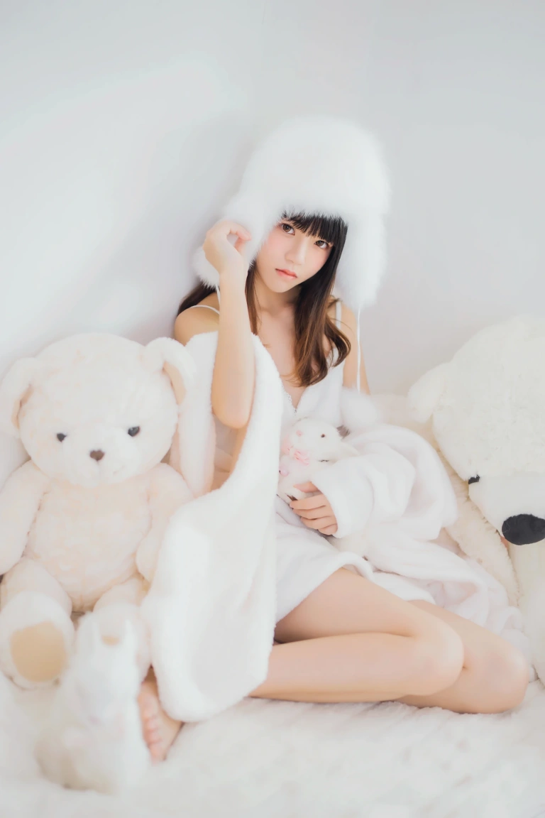 桜桃喵《冬眠套装》主题写真：38张全套美图