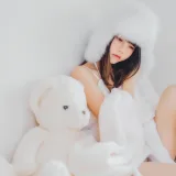 桜桃喵《冬眠套装》主题写真：38张全套美图