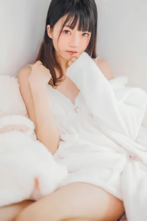 桜桃喵《冬眠套装》主题写真：38张全套美图
