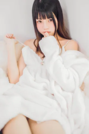 桜桃喵《冬眠套装》主题写真：38张全套美图