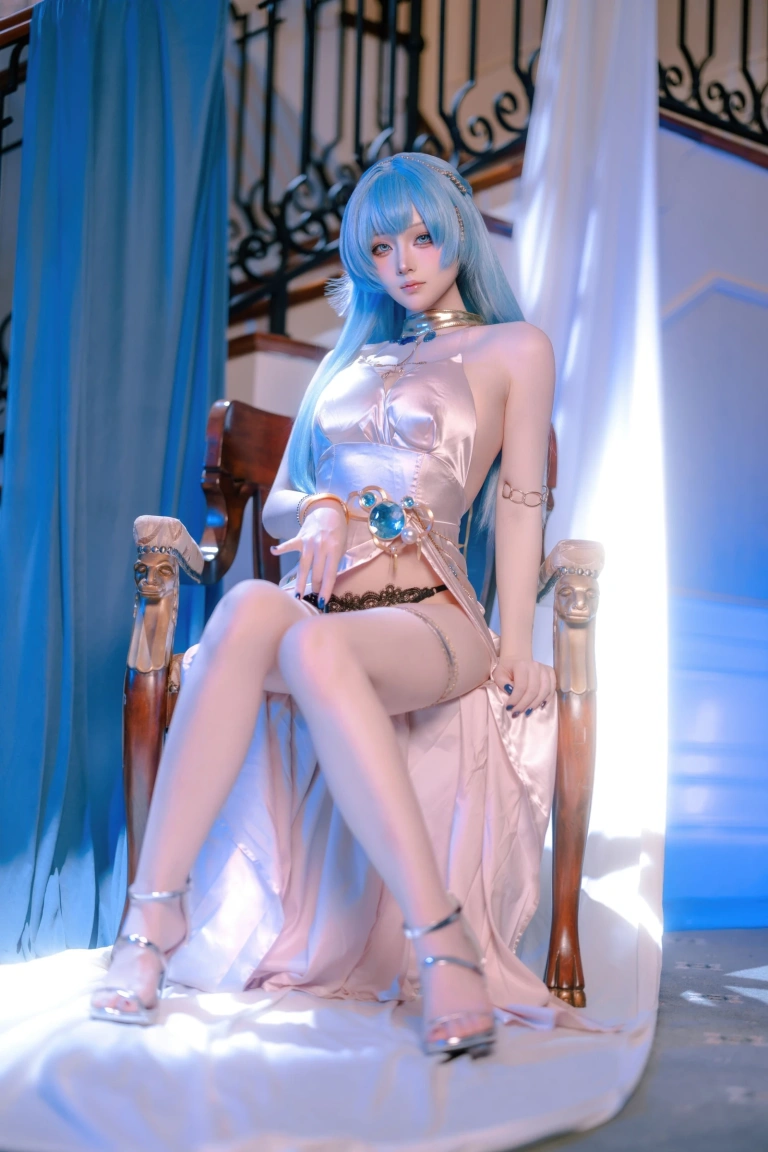 屿鱼《胜利女神：妮姬 海伦 礼服》主题写真：60张全套美图