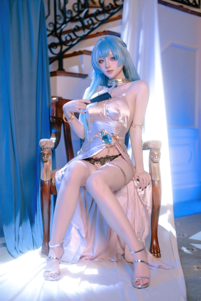 屿鱼《胜利女神：妮姬 海伦 礼服》主题写真：60张全套美图
