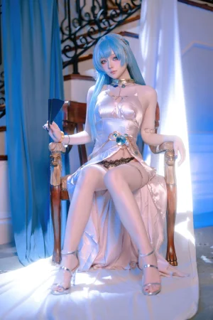 屿鱼《胜利女神：妮姬 海伦 礼服》主题写真：60张全套美图