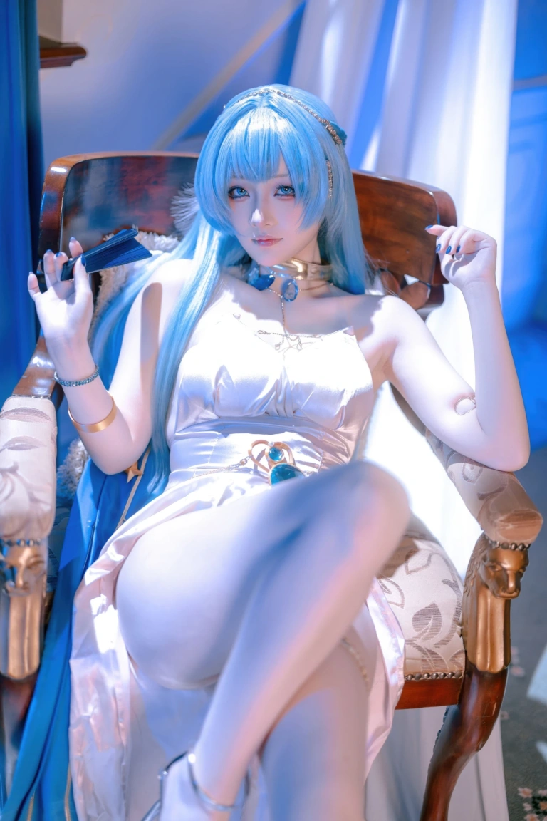 屿鱼《胜利女神：妮姬 海伦 礼服》主题写真：60张全套美图
