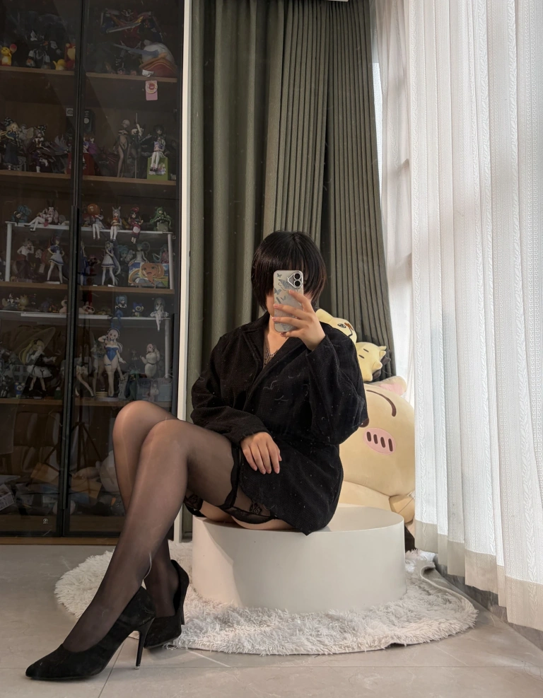 阿半今天很开心《假小子女仆》主题写真：150张全套美图，含2个视频
