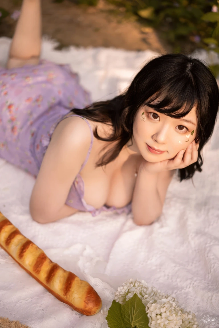 皮皮奶《野餐呀》主题写真：20张全套美图