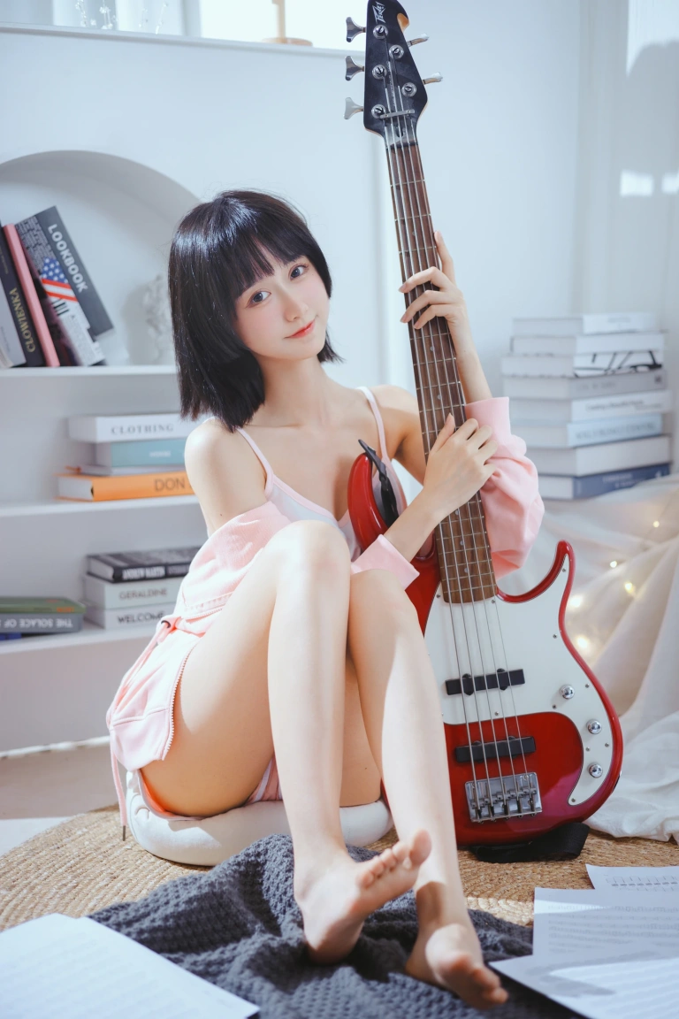 木棉棉《贝斯与妹妹》主题写真：53张全套美图