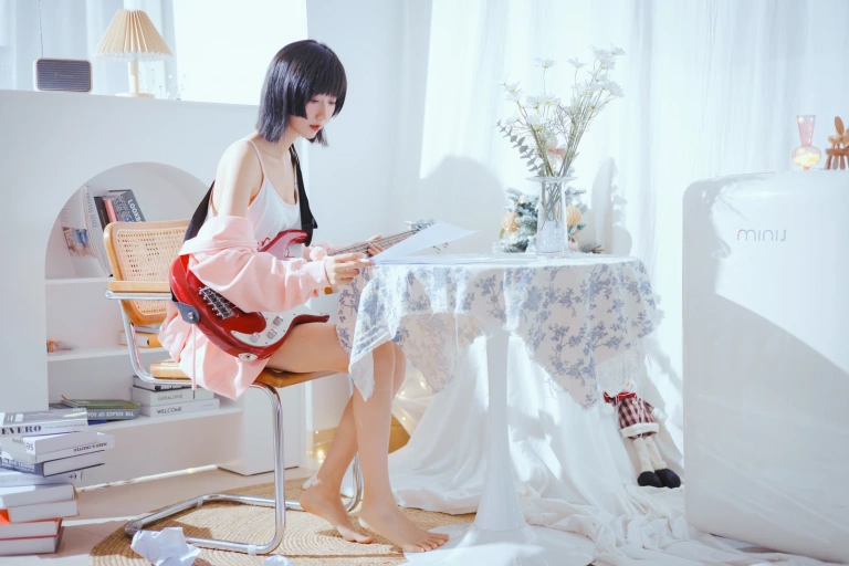 木棉棉《贝斯与妹妹》主题写真：53张全套美图
