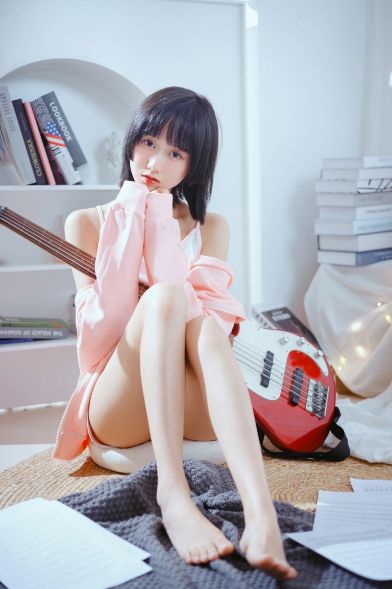 木棉棉《贝斯与妹妹》主题写真：53张全套美图