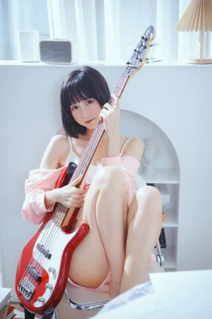 木棉棉《贝斯与妹妹》主题写真：53张全套美图