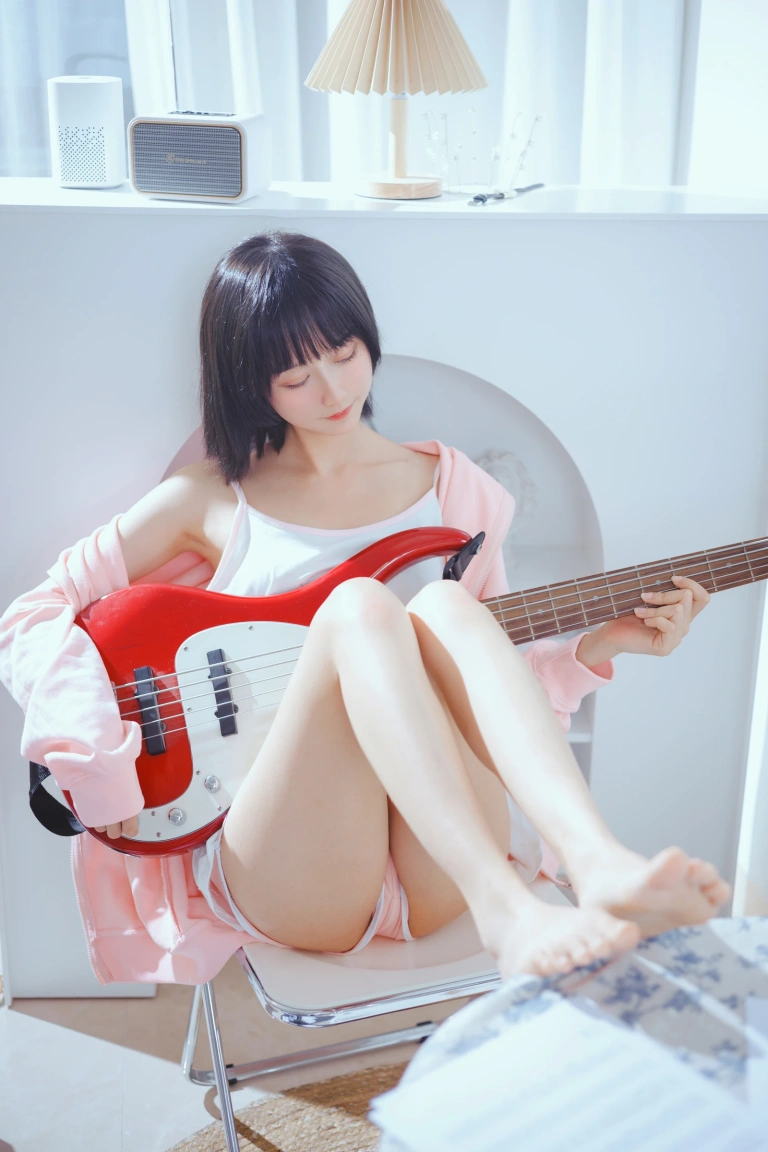 木棉棉《贝斯与妹妹》主题写真：53张全套美图
