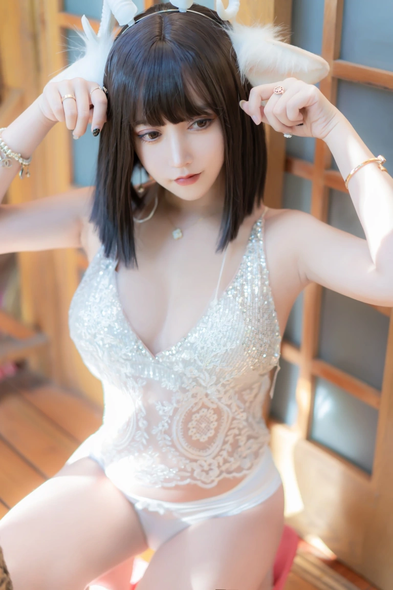 过期米线线喵《小羊》主题写真：66张全套美图