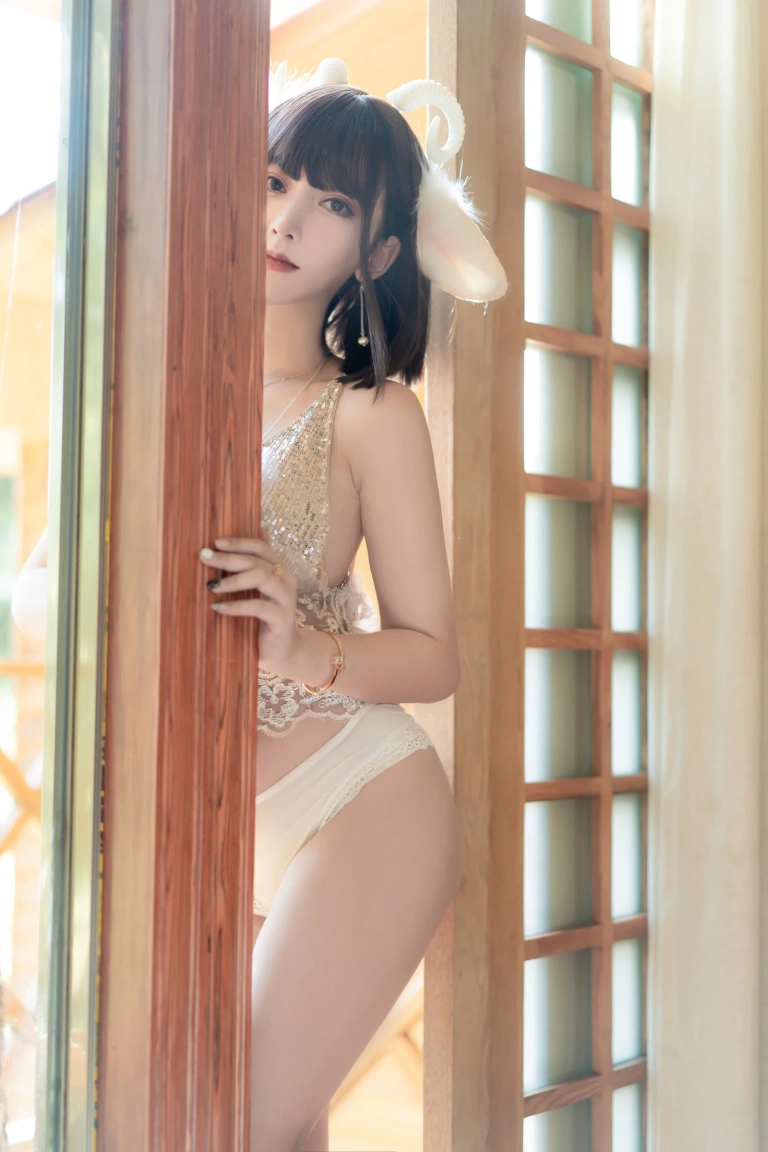 过期米线线喵《小羊》主题写真：66张全套美图