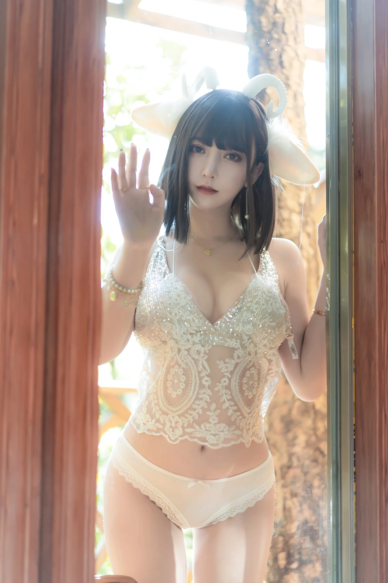 过期米线线喵《小羊》主题写真：66张全套美图