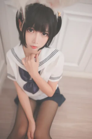 面饼仙儿《兔耳jk》主题写真：17张全套美图