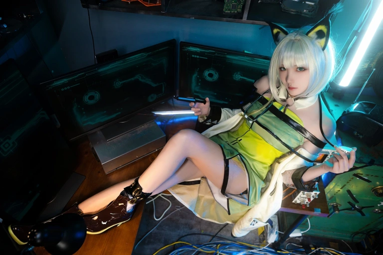 瓜希酱《明日方舟 凯尔希》主题写真：21张全套美图