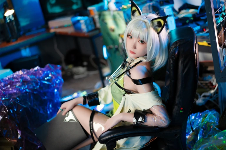 瓜希酱《明日方舟 凯尔希》主题写真：21张全套美图