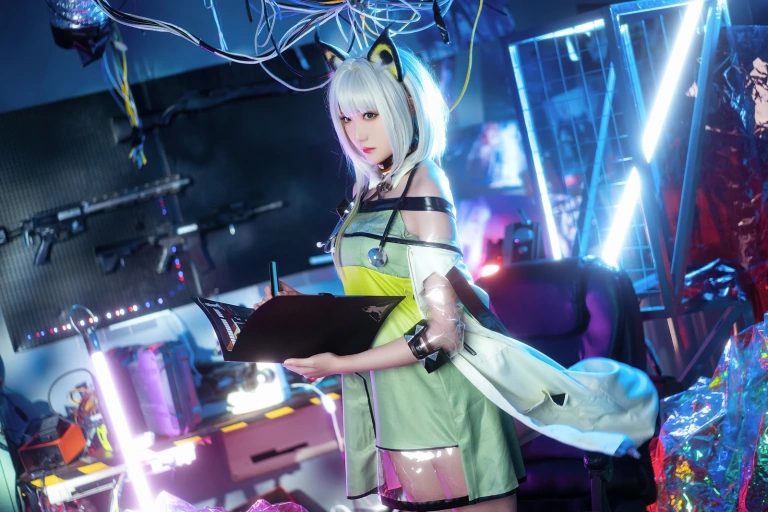 瓜希酱《明日方舟 凯尔希》主题写真：21张全套美图