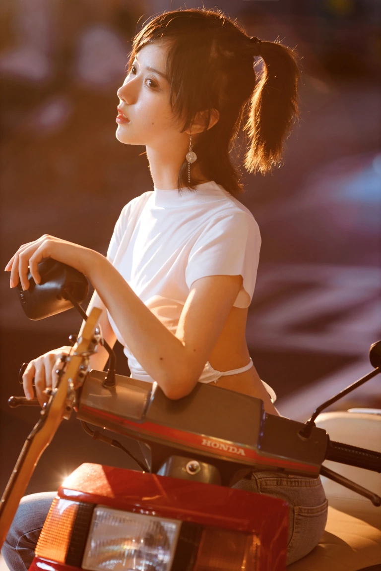 木棉棉《贝斯与妹妹2》主题写真：28张全套美图