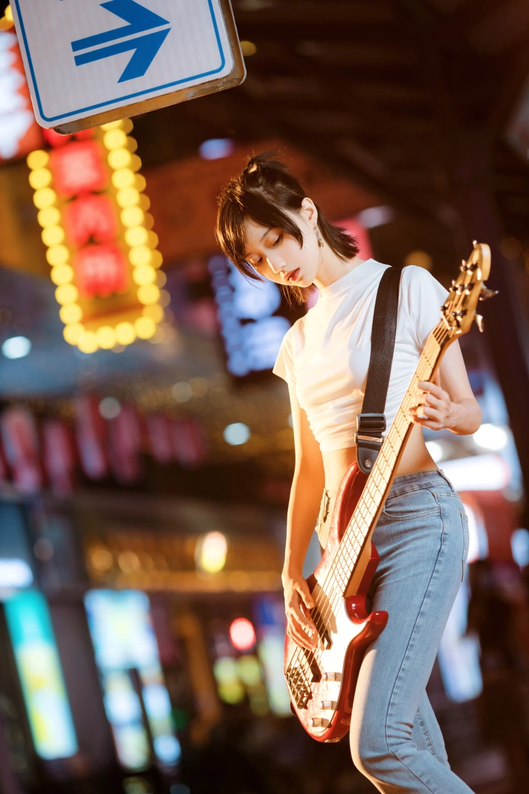 木棉棉《贝斯与妹妹2》主题写真：28张全套美图