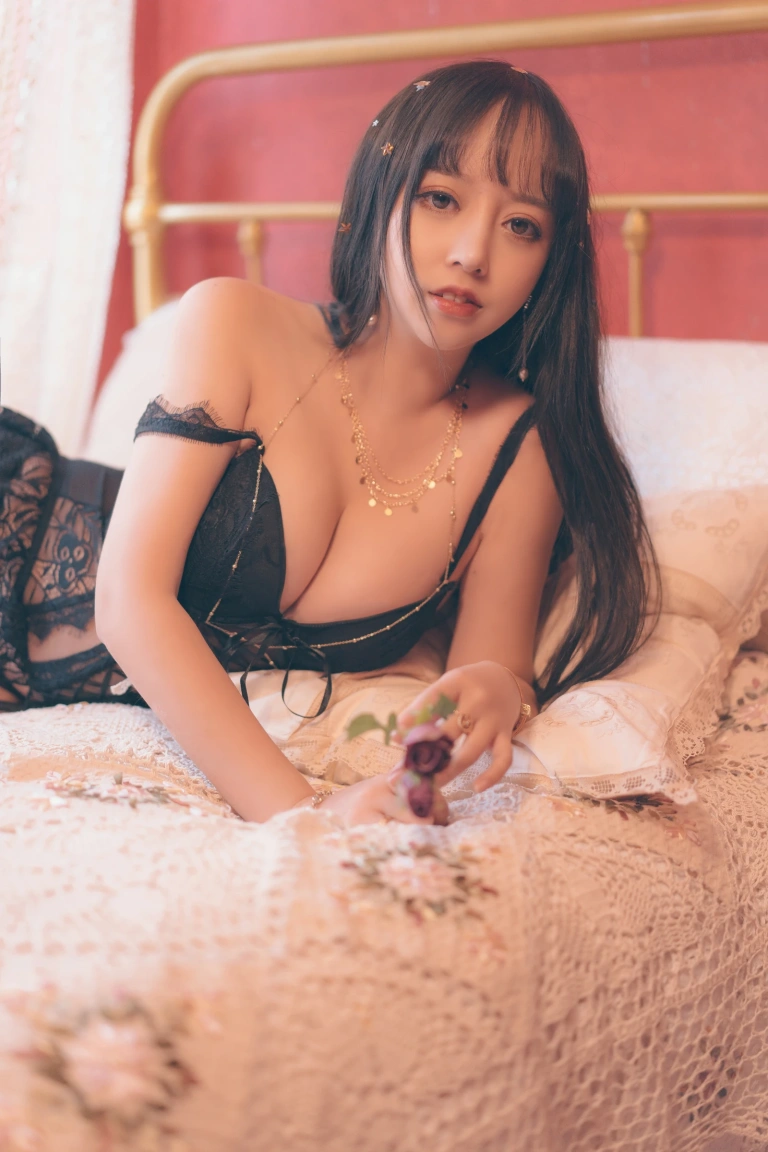 过期米线线喵《6点半的月亮》主题写真：64张全套美图
