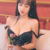 过期米线线喵《6点半的月亮》主题写真：64张全套美图