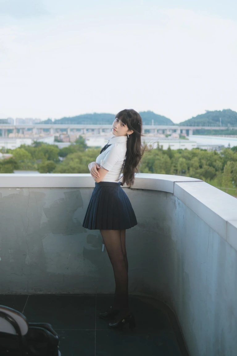 不呆猫《JK学妹户外》主题写真：59张全套美图
