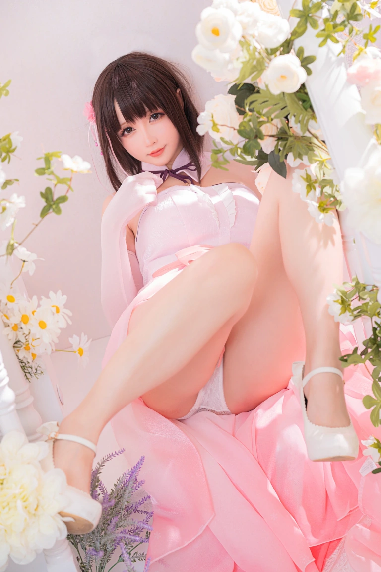 星之迟迟《加藤惠 粉礼服》主题写真：33张全套美图