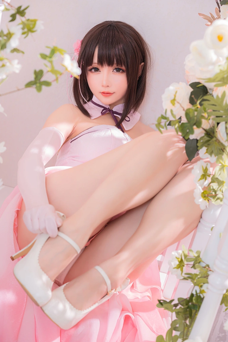 星之迟迟《加藤惠 粉礼服》主题写真：33张全套美图