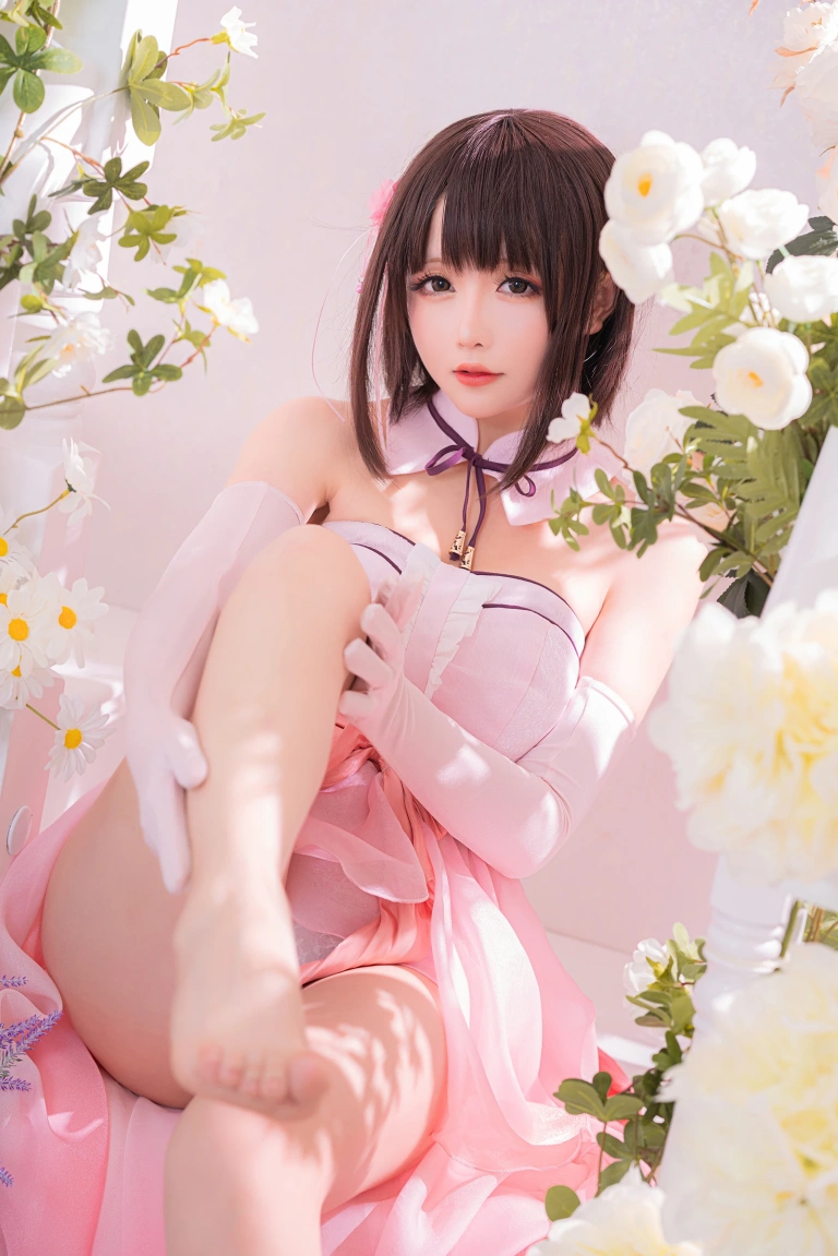 星之迟迟《加藤惠 粉礼服》主题写真：33张全套美图