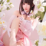 星之迟迟《加藤惠 粉礼服》主题写真：33张全套美图