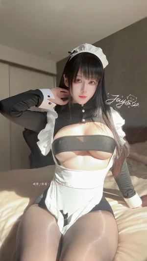 九言《家政女仆》主题写真：35张全套美图，含1个视频