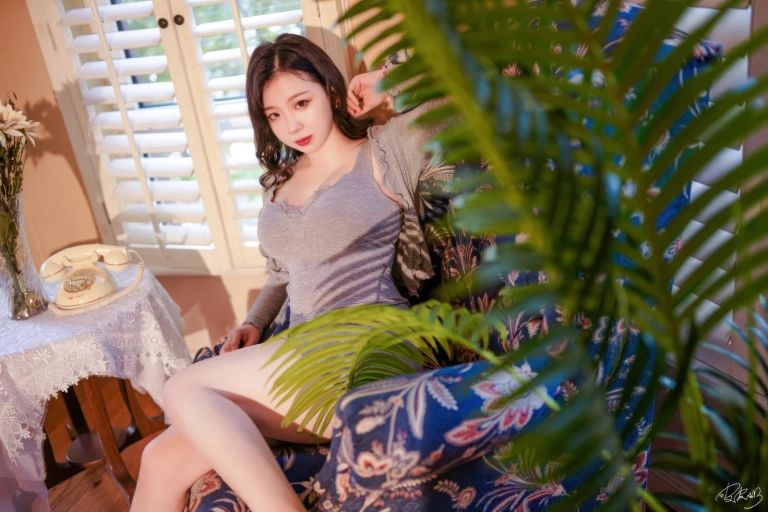 皮皮奶《房东太太》主题写真：50张全套美图